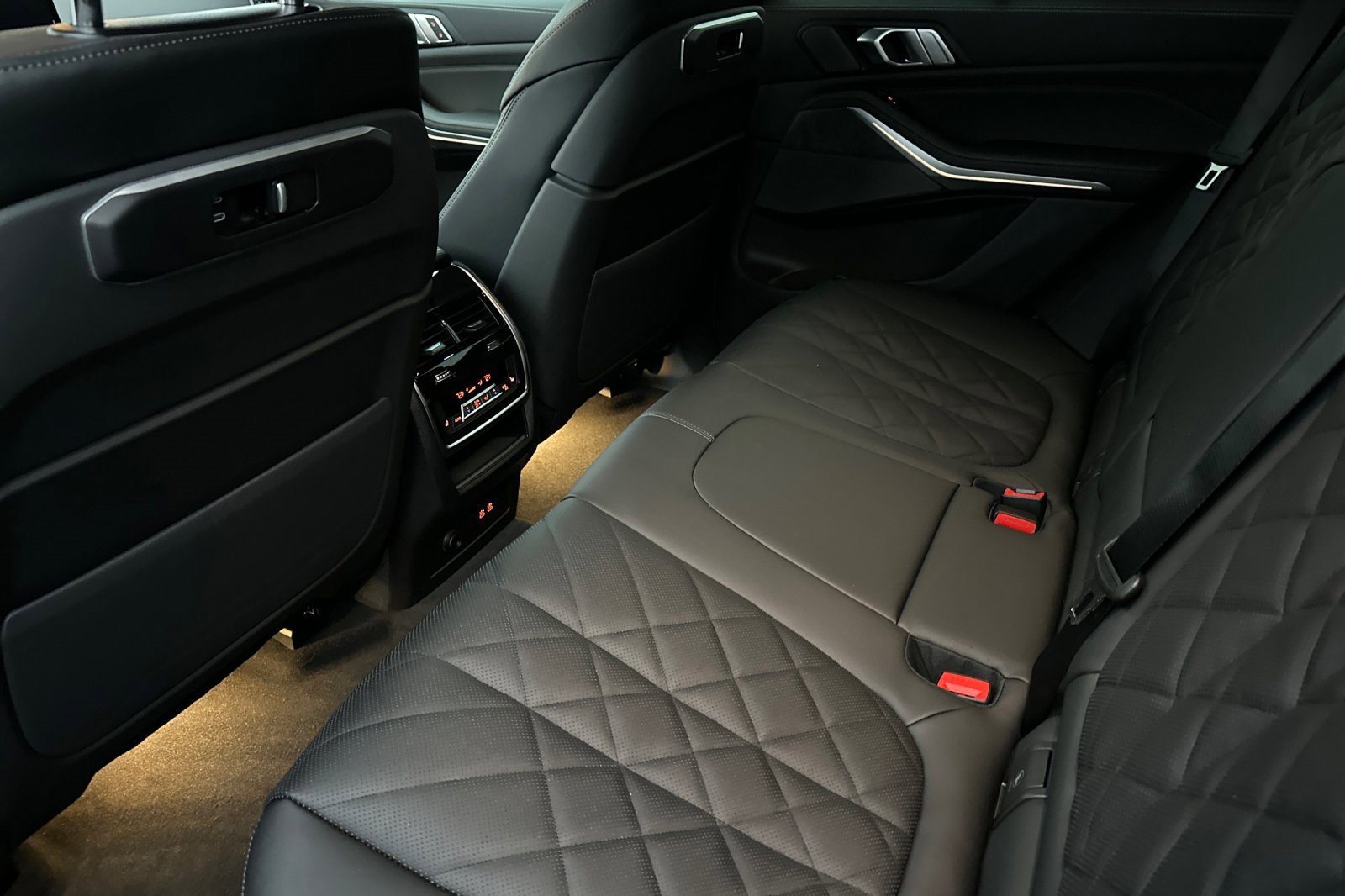 New 2026 BMW X5 xDrive40i w/ M Sport Package image 9