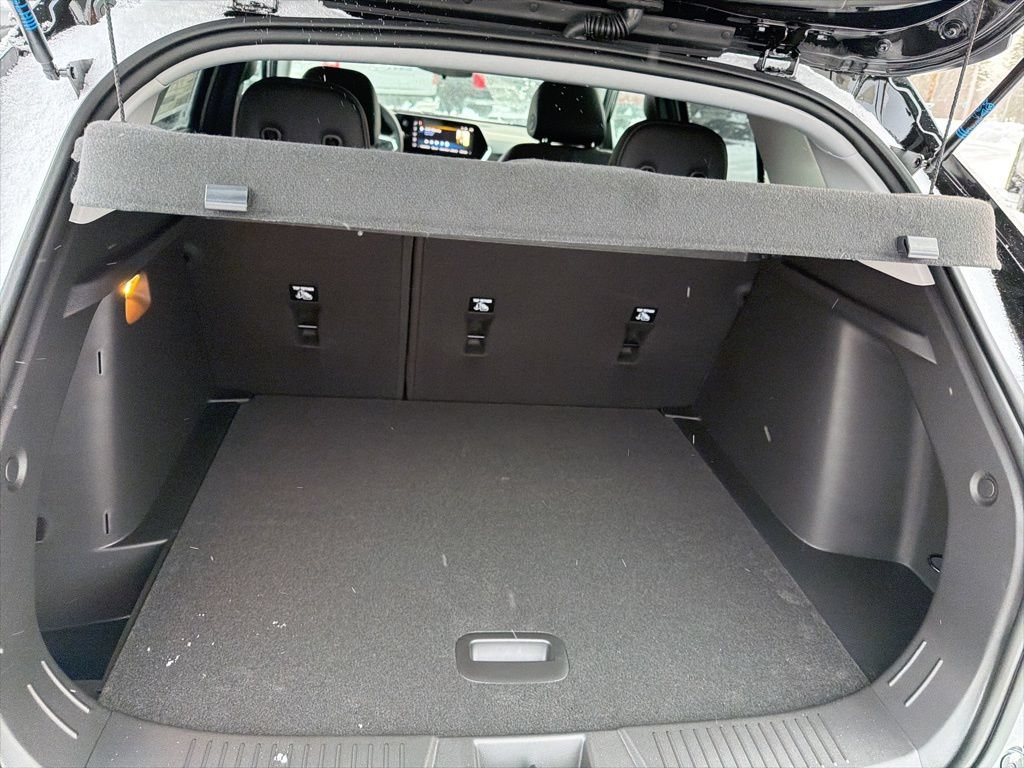 New 2026 Chevrolet Trax LT w/ Driver Confidence Package FWD image 28