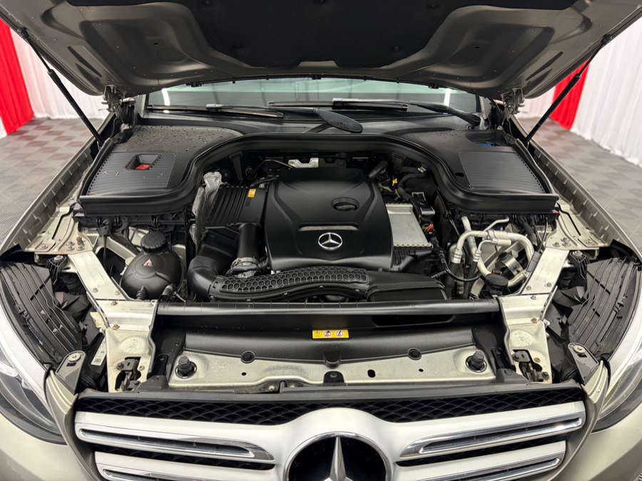 Used 2019 Mercedes-Benz GLC 300 4MATIC w/ Premium Package image 38
