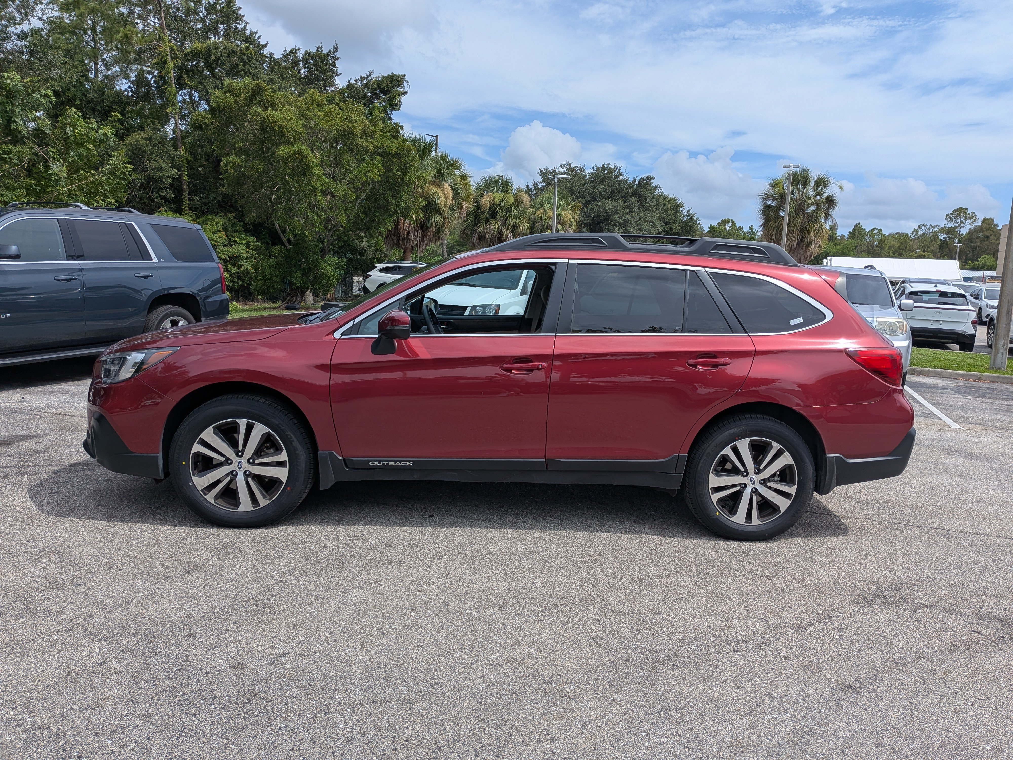 Used 2018 Subaru Outback 2.5i Limited AWD/4WD image 7