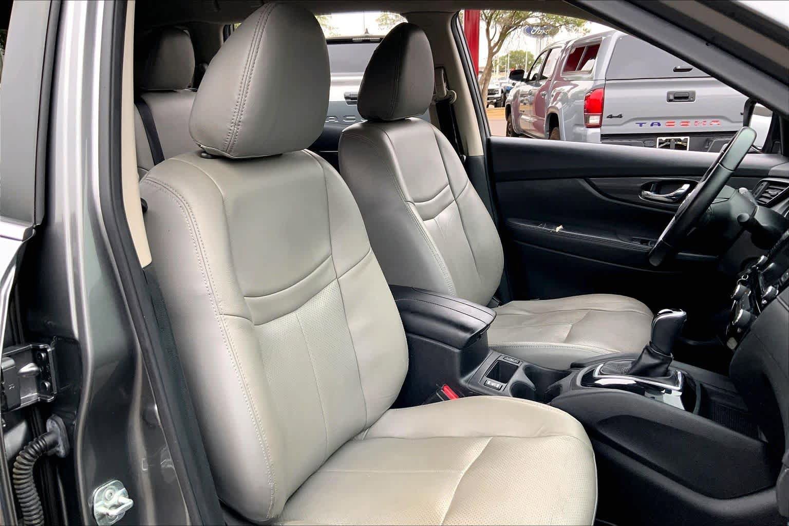 Used 2020 Nissan Rogue S w/ Special Edition Package FWD image 9