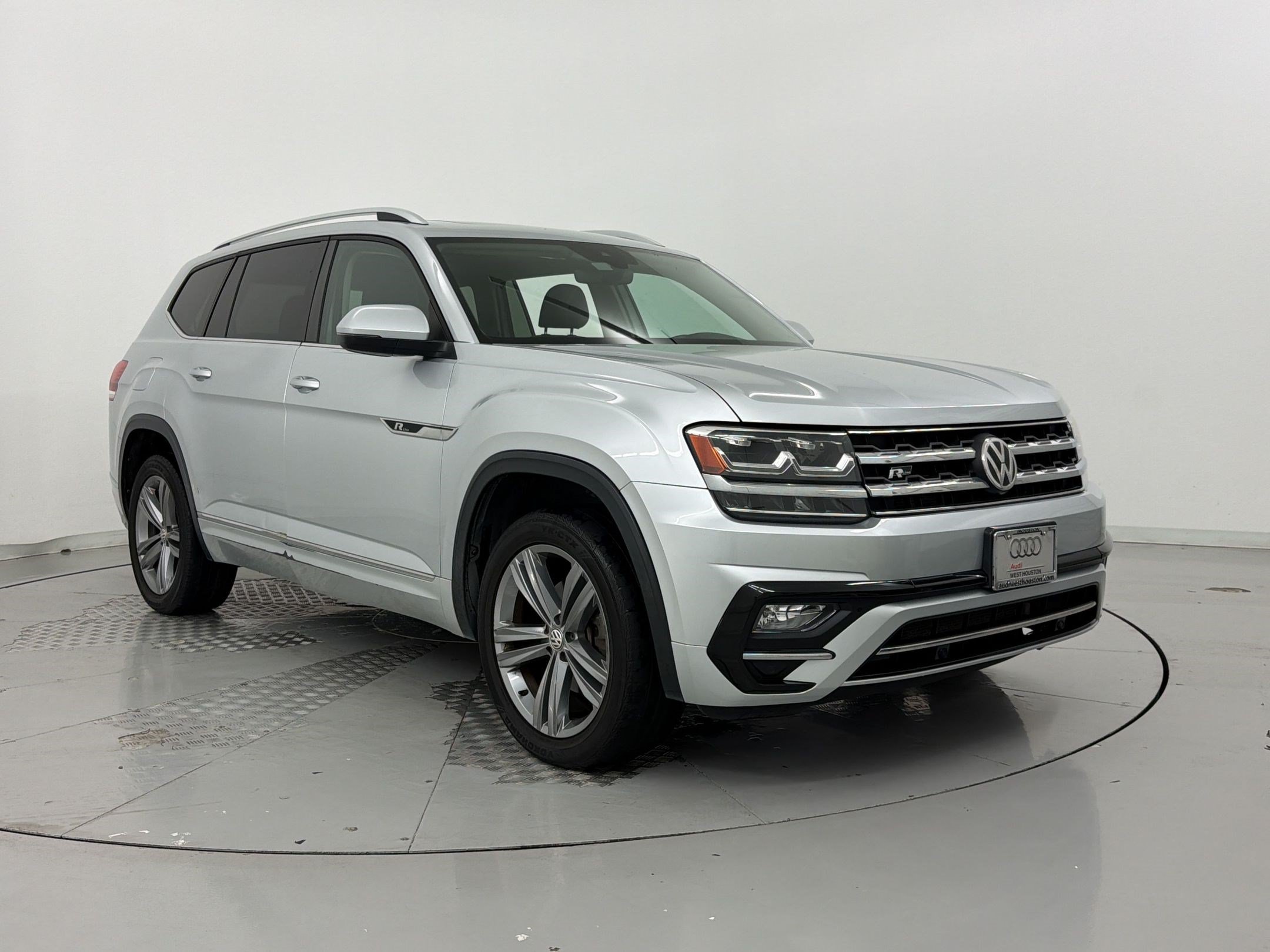 Used 2018 Volkswagen Atlas SEL w/ R-Line Package FWD image 7