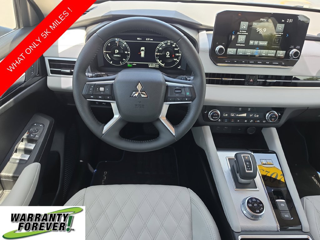 Used 2025 Mitsubishi Outlander SEL Black Edition AWD/4WD image 12