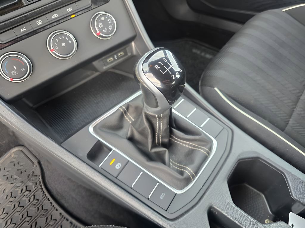 Used 2023 Volkswagen Jetta Sport image 19