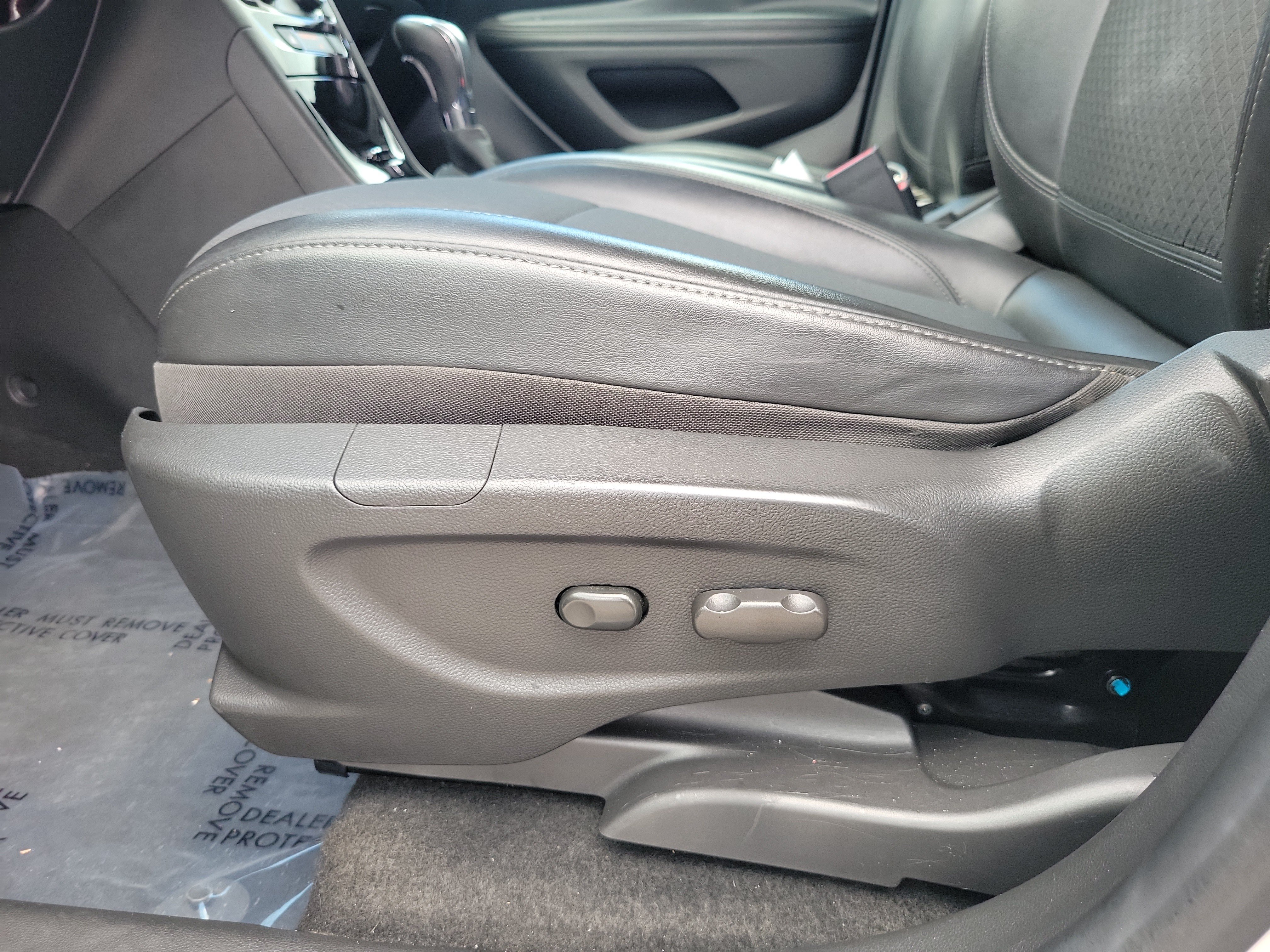 Used 2022 Buick Encore Preferred FWD image 12