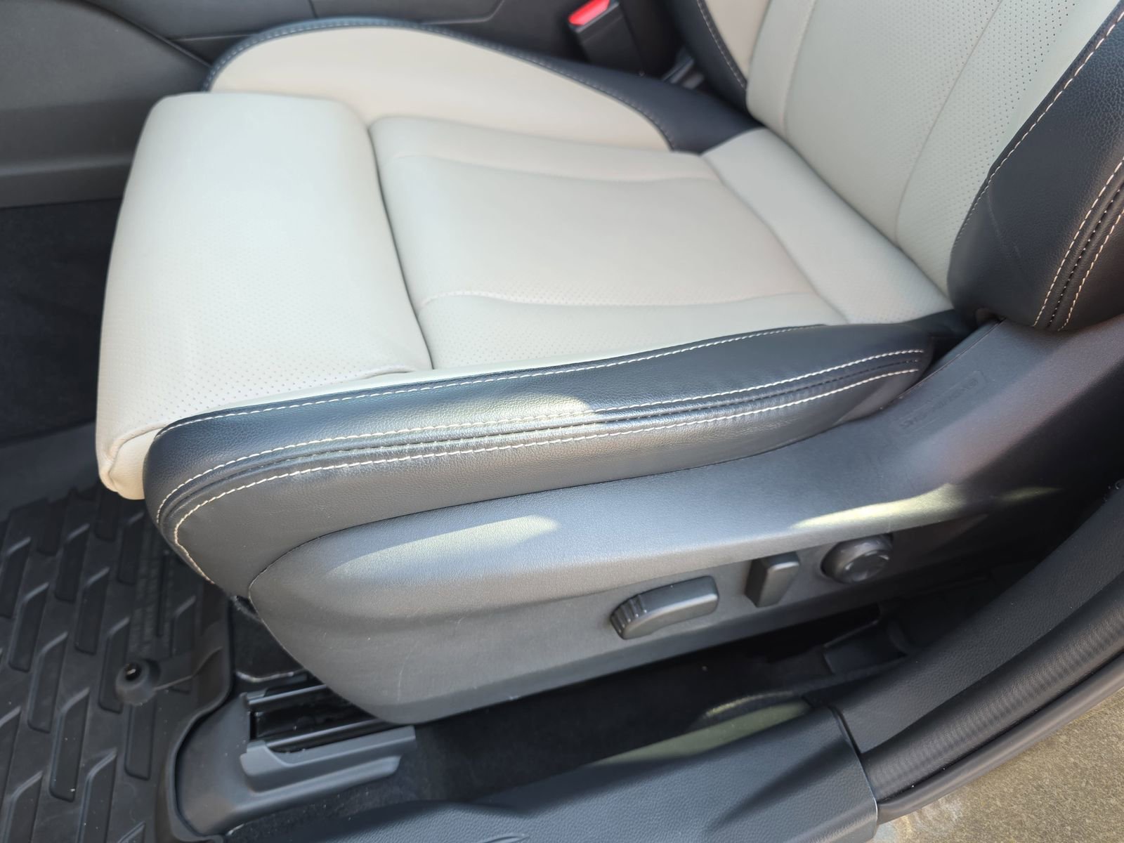 Used 2025 Subaru Outback Limited image 28