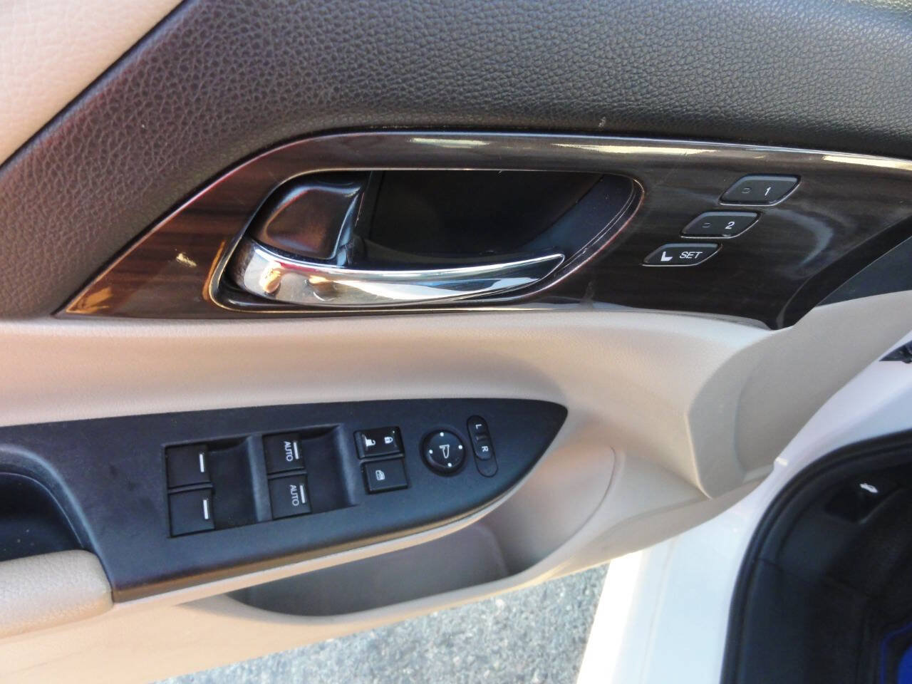 Used 2017 Honda Accord EX-L image 30
