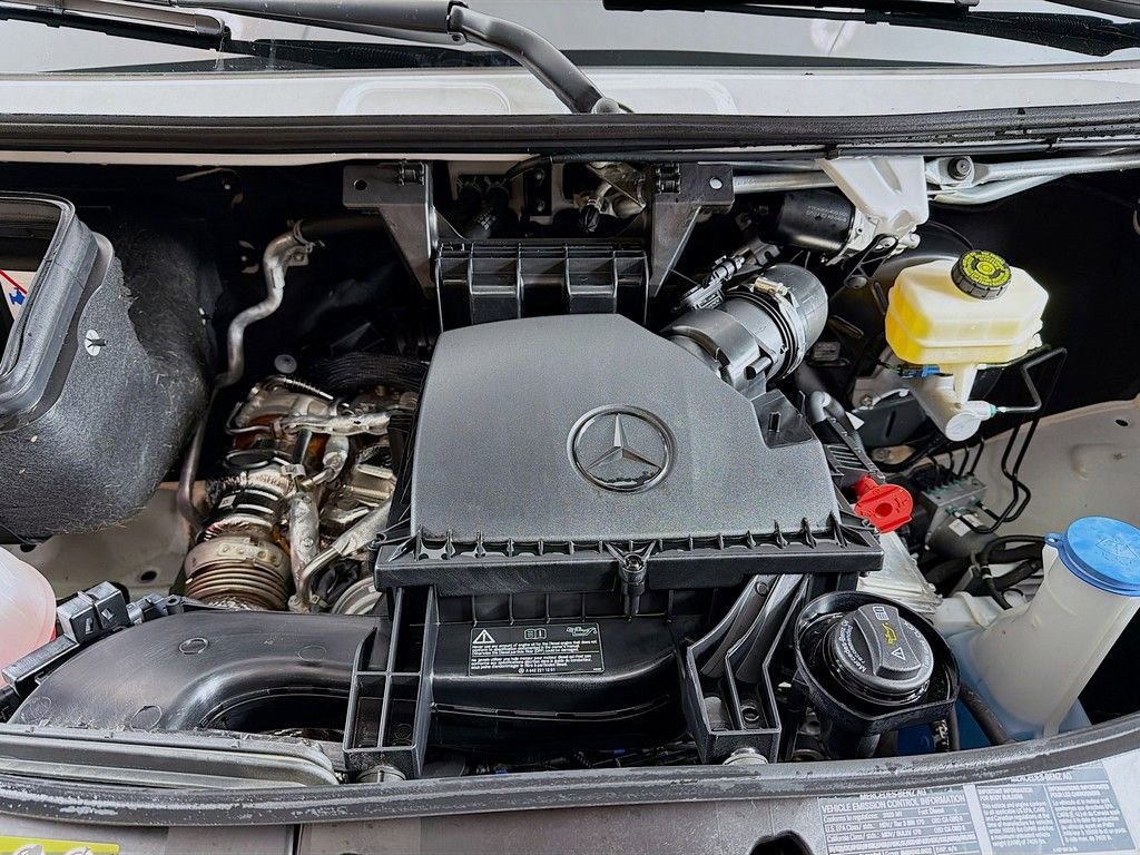 Used 2025 Mercedes-Benz Sprinter 2500 image 14