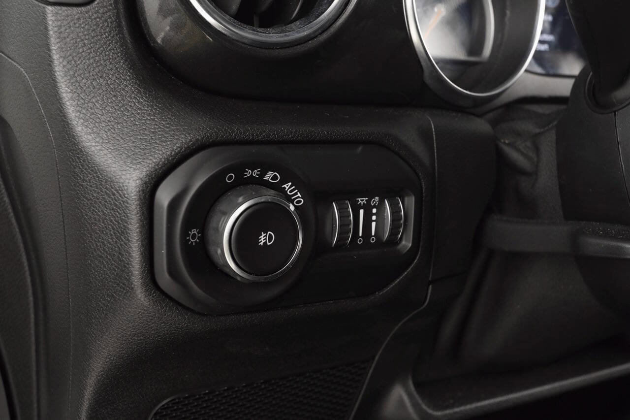 Used 2021 Jeep Wrangler Unlimited Sahara image 30