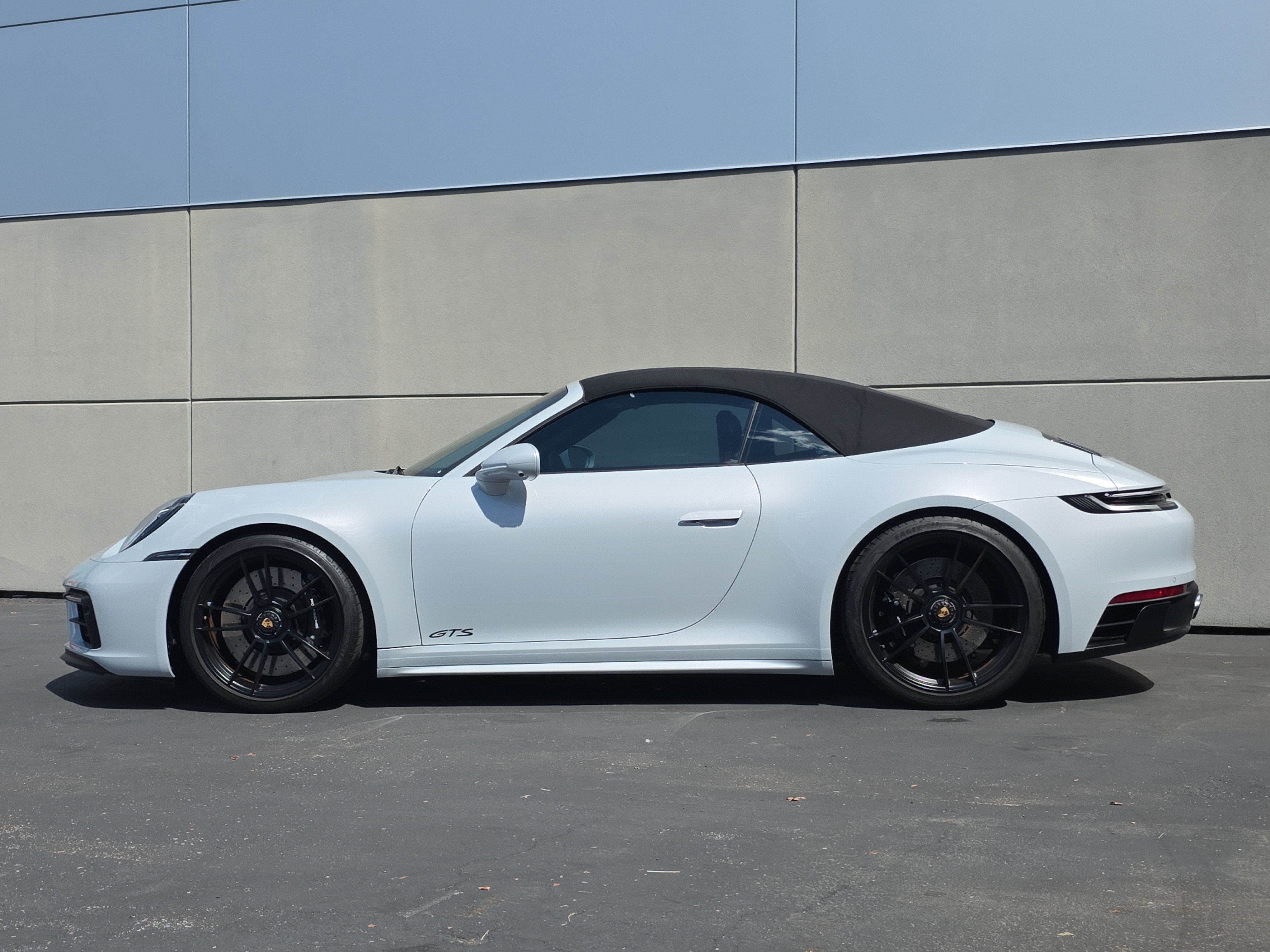 Used 2024 Porsche 911 Carrera GTS RWD image 2