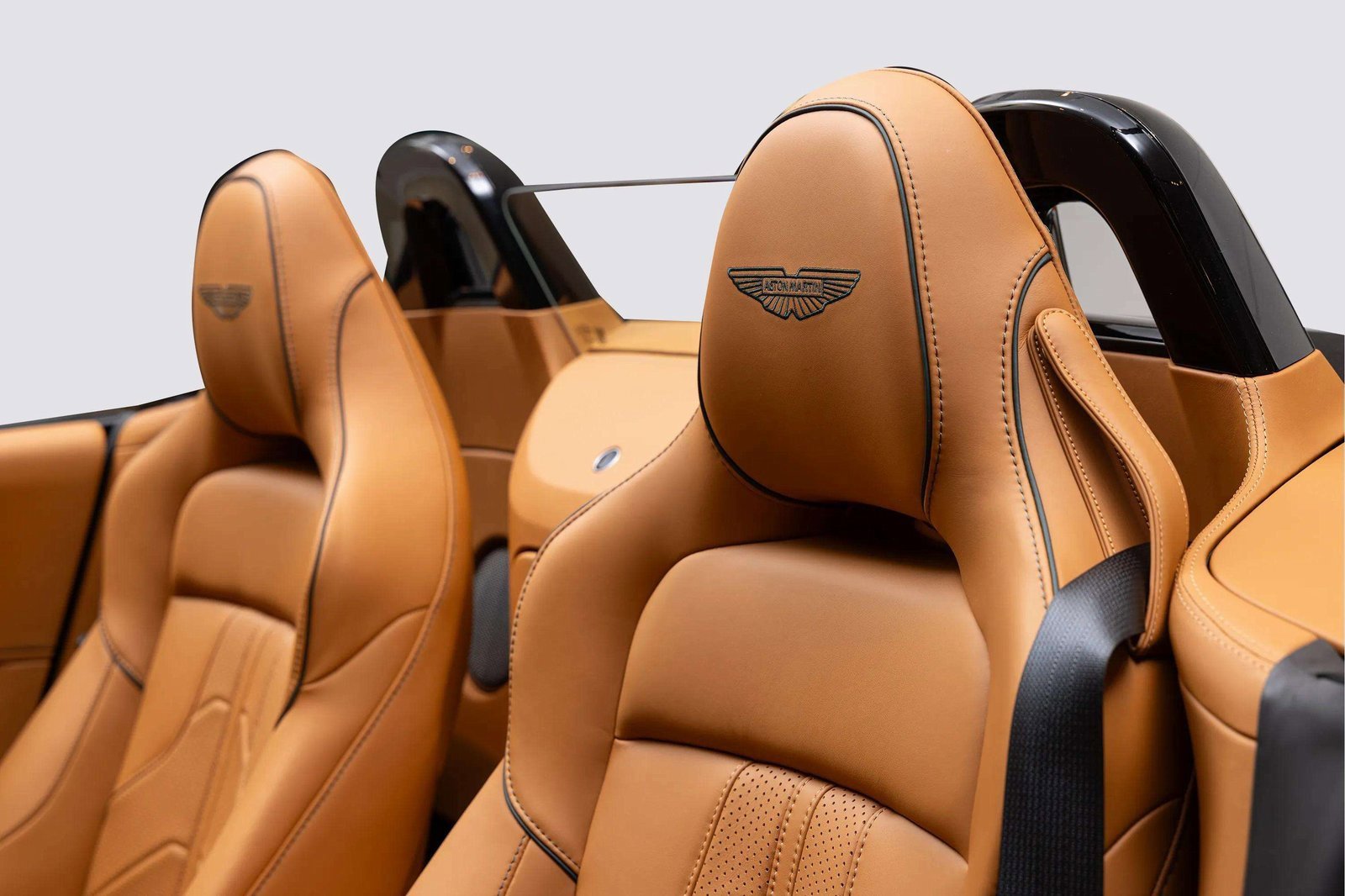 New 2026 Aston Martin V8 Vantage Roadster image 37