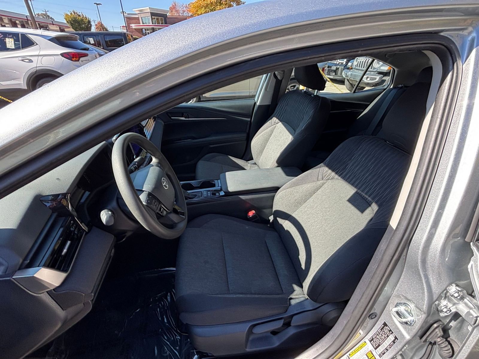 Used 2025 Toyota Camry LE image 36