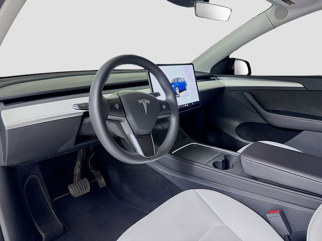Used 2024 Tesla Model Y Long Range image 9