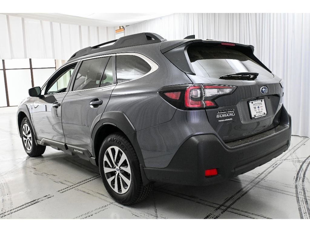 Used 2025 Subaru Outback Premium image 5