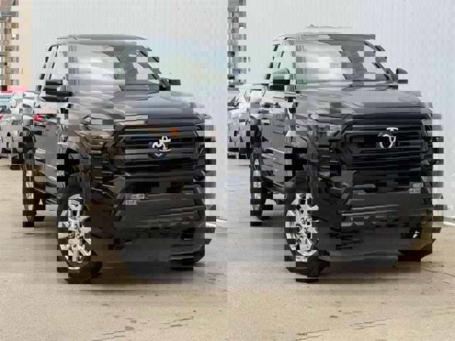 Used 2024 Toyota Tacoma SR5 image 2