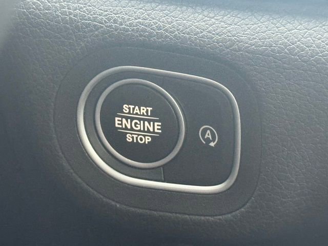 Used 2024 Mercedes-Benz GLE 350 4MATIC image 32