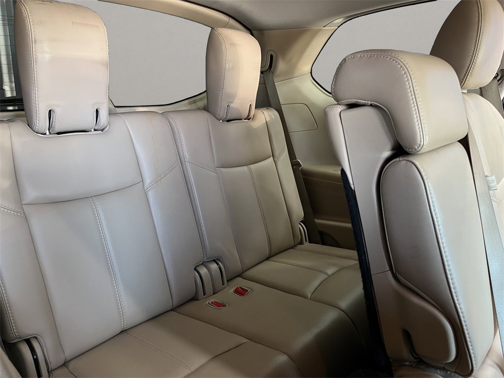 Used 2018 Nissan Pathfinder SL image 17