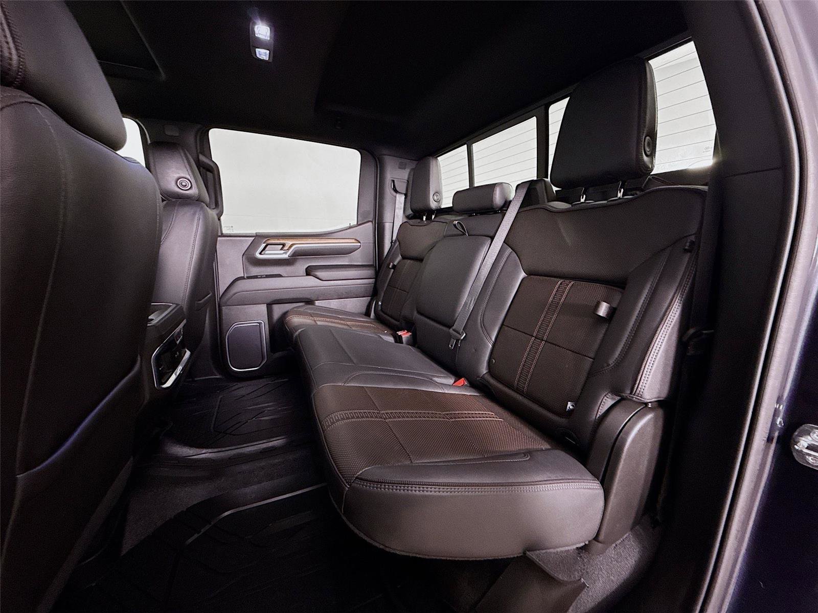Used 2022 Chevrolet Silverado 1500 High Country w/ High Country Premium Package image 26