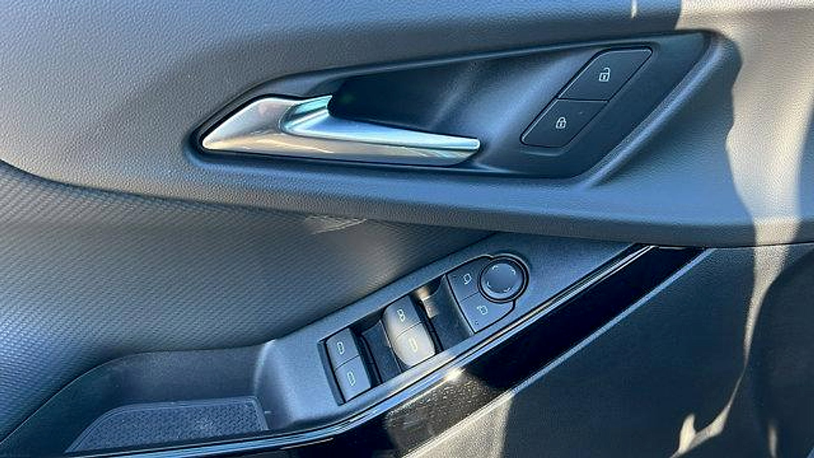 New 2026 Chevrolet Equinox LT w/ Convenience Package II image 16