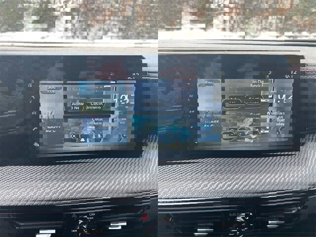 Used 2025 Nissan Kicks SR image 17