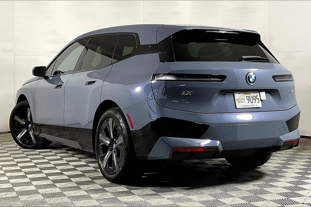Used 2025 BMW iX xDrive50 w/ Sport Package image 12