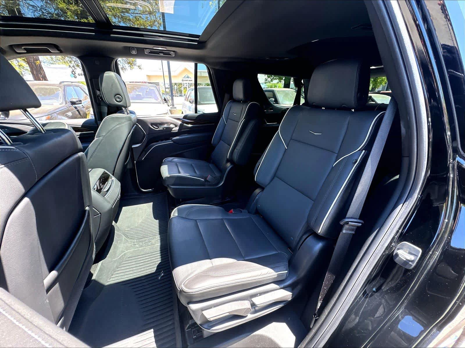 Used 2024 Cadillac Escalade Premium Luxury w/ LPO, Floor Liner Package AWD/4WD image 28