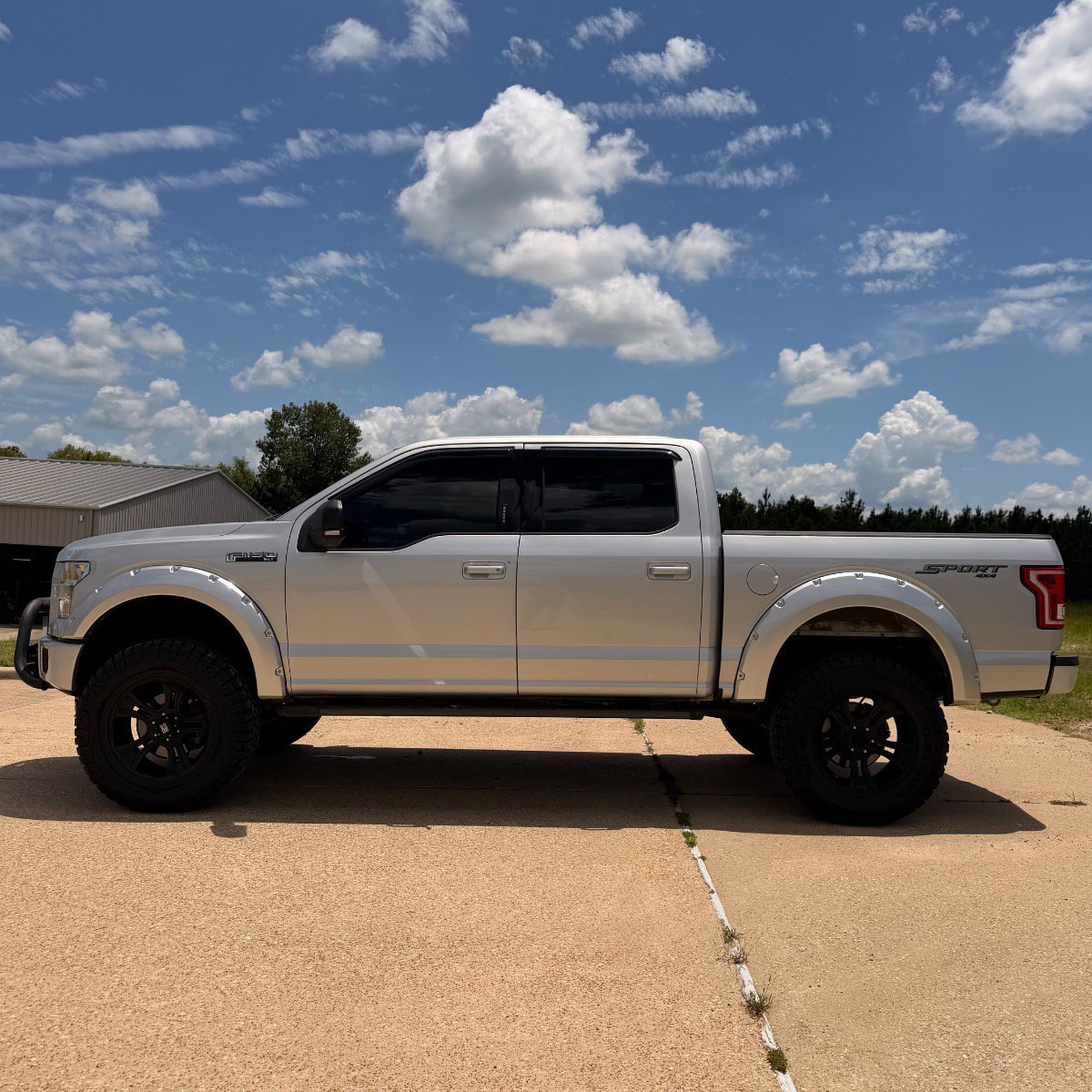 Used 2015 Ford F150 XLT w/ Equipment Group 301A Mid AWD/4WD image 8