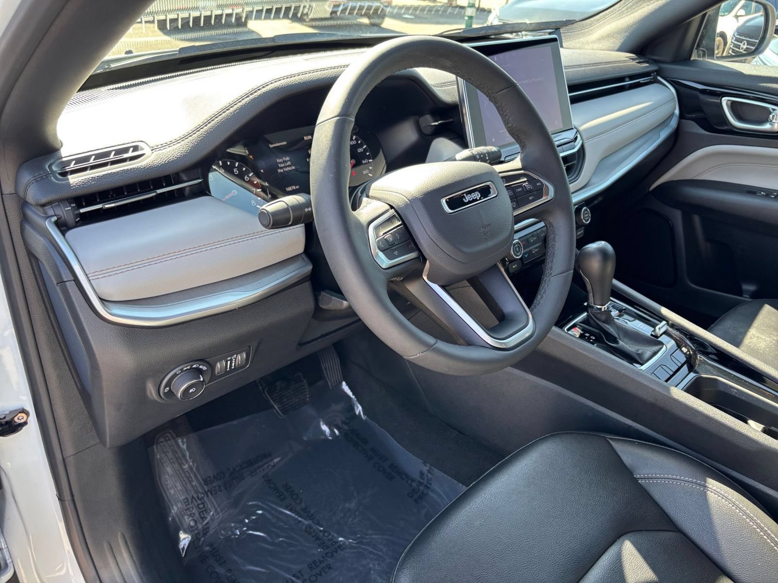 Used 2025 Jeep Compass Limited AWD/4WD image 35