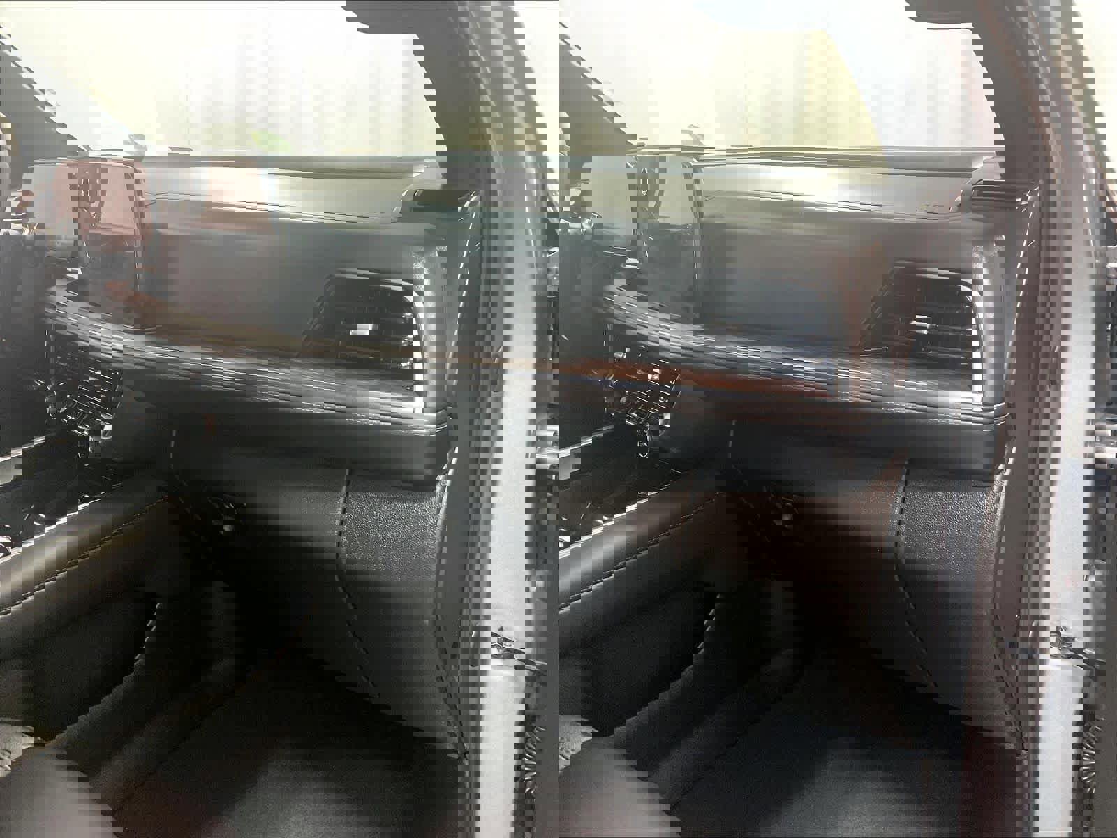 Used 2025 Chevrolet Tahoe LT image 13