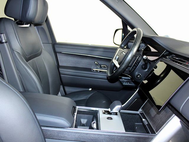 Used 2025 Land Rover Range Rover Autobiography AWD/4WD image 33