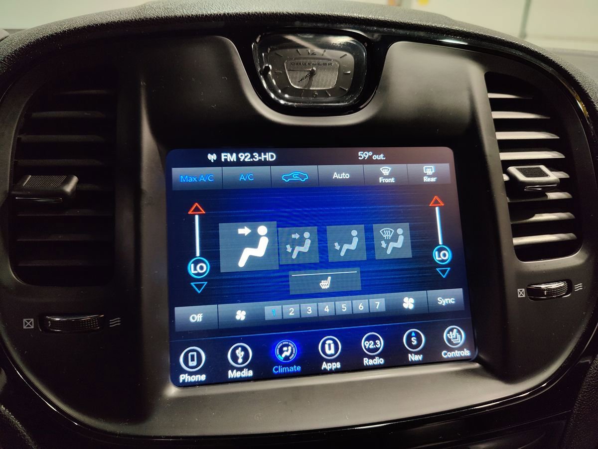 Used 2019 Chrysler 300 S w/ S Model Appearance Package RWD image 33