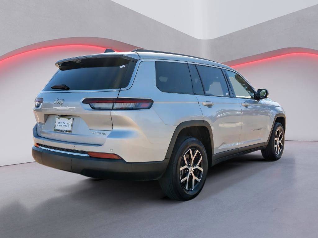 Used 2024 Jeep Grand Cherokee L Limited w/ Luxury Tech Group II image 5