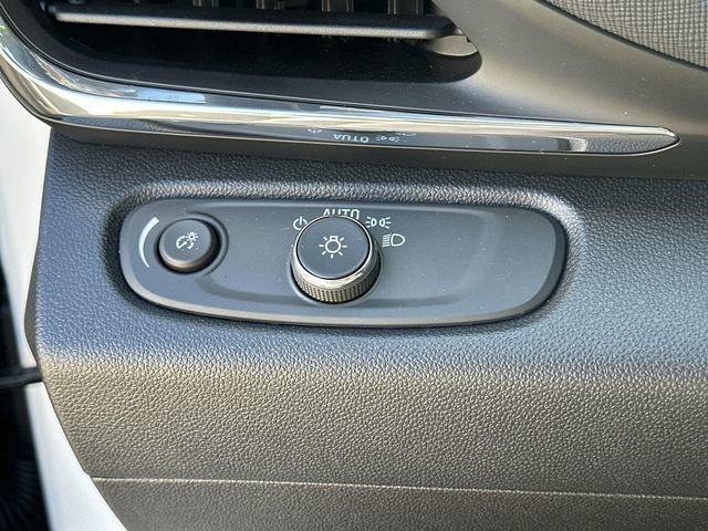 Used 2025 Buick Envista Preferred w/ Convenience II Package FWD image 16