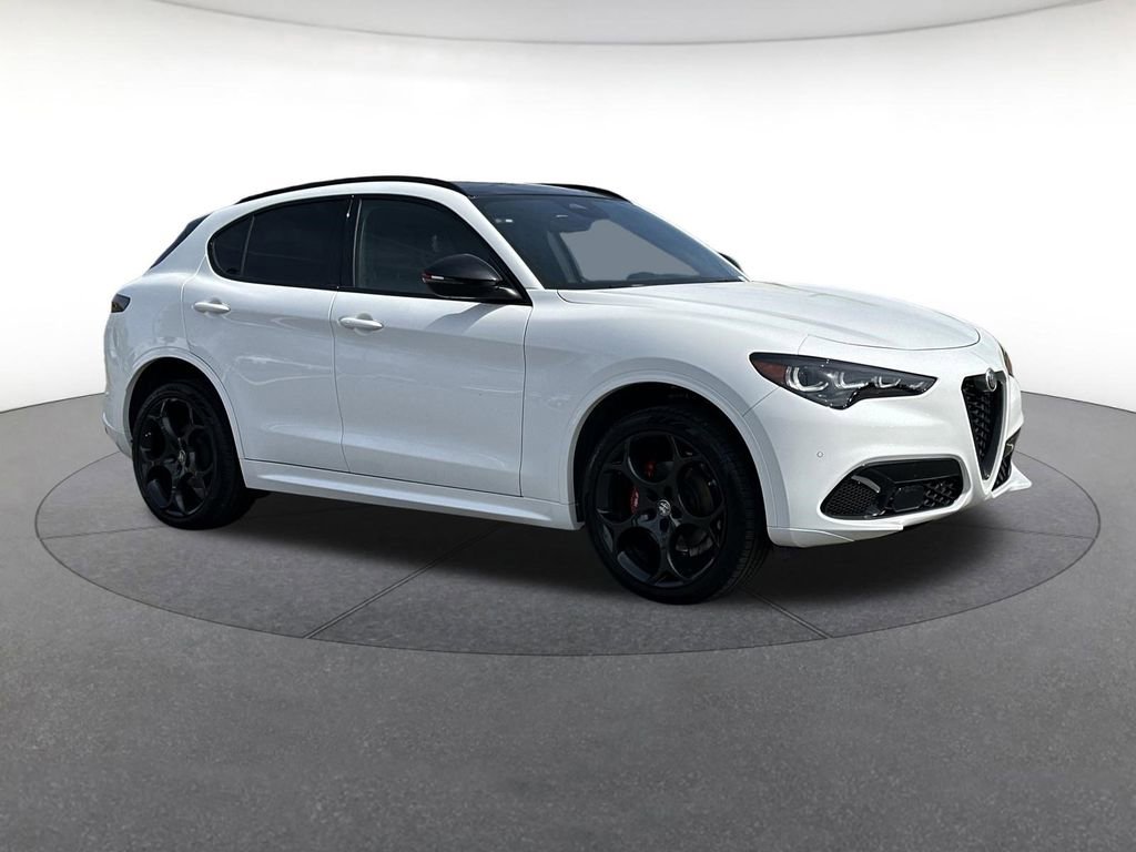Used 2025 Alfa Romeo Stelvio Tributo Italiano w/ Driving Assist Package image 8