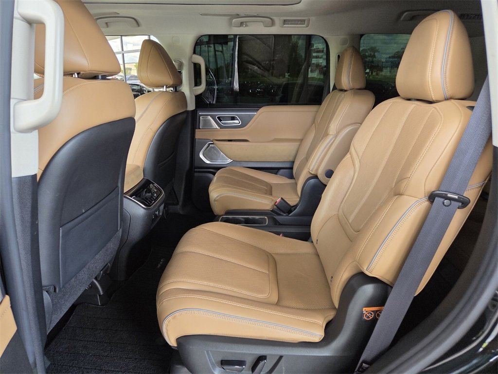 Used 2025 INFINITI QX80 Sensory image 14