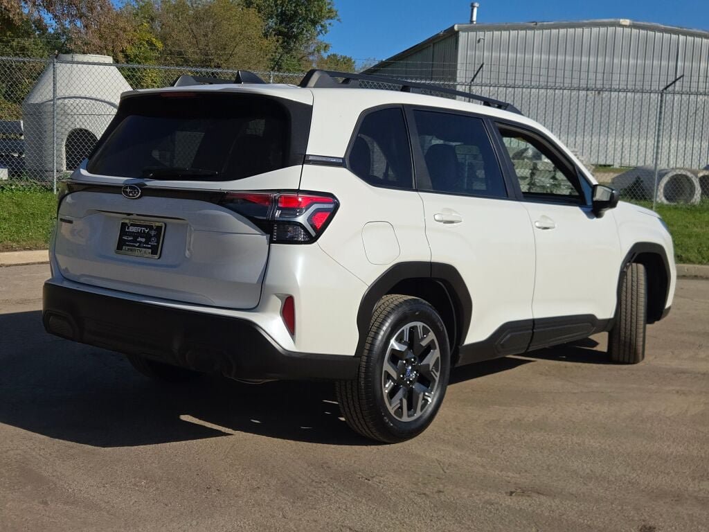 Certified 2025 Subaru Forester Premium AWD/4WD image 10