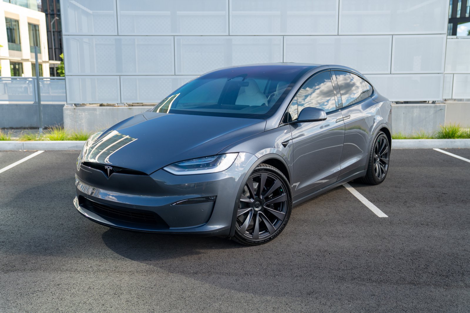 Used 2022 Tesla Model X Plaid AWD/4WD image 1