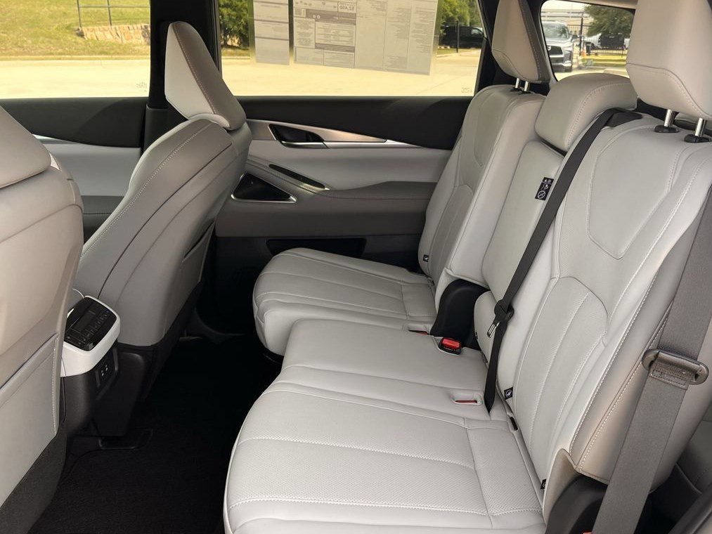 New 2027 INFINITI QX60 Luxe FWD image 27
