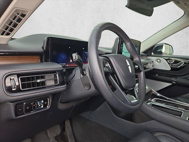 Used 2025 Lincoln Aviator Reserve w/ Luxury Package RWD image 8