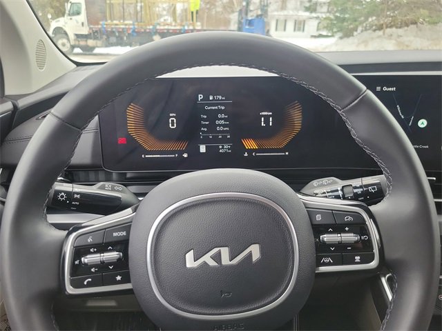 Certified 2025 Kia Carnival LXS image 10