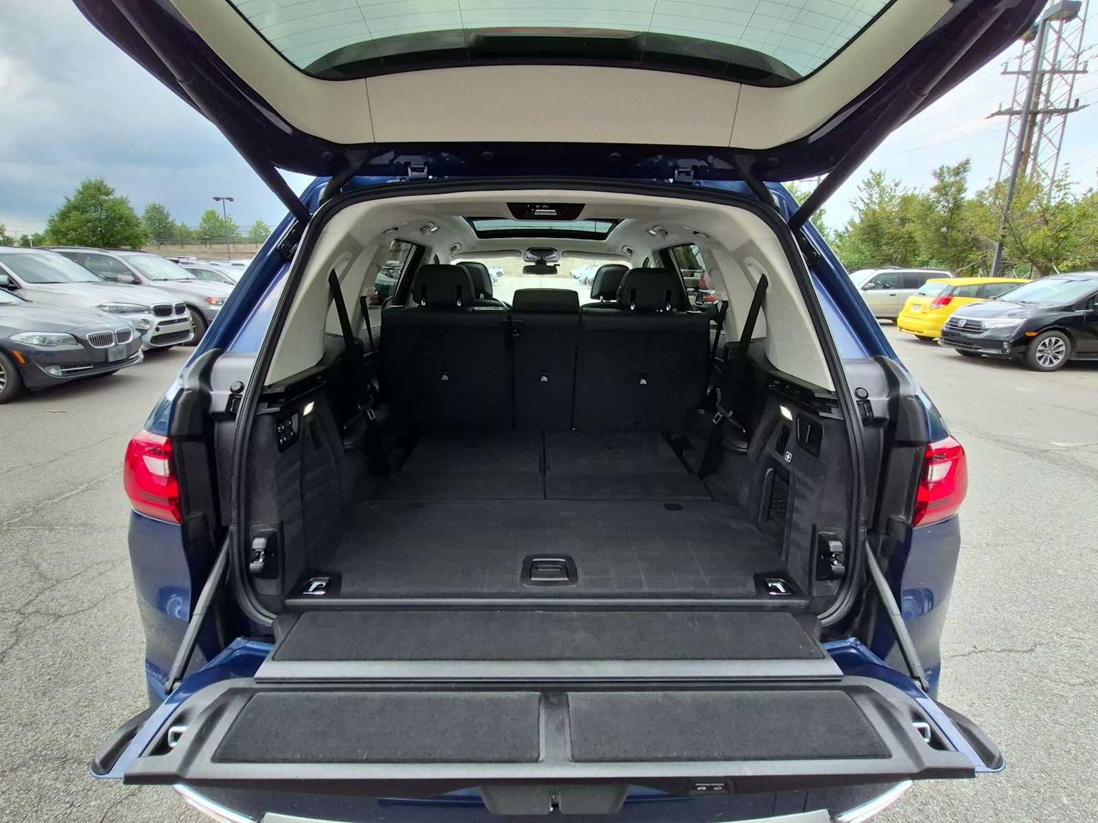 Used 2022 BMW X7 xDrive40i w/ Premium Package AWD/4WD image 36