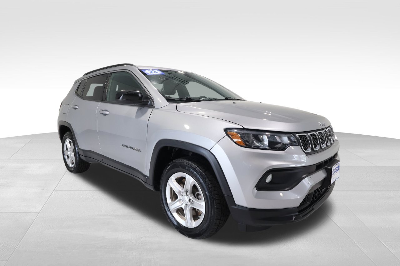 Used 2023 Jeep Compass Latitude w/ Convenience Group AWD/4WD image 6