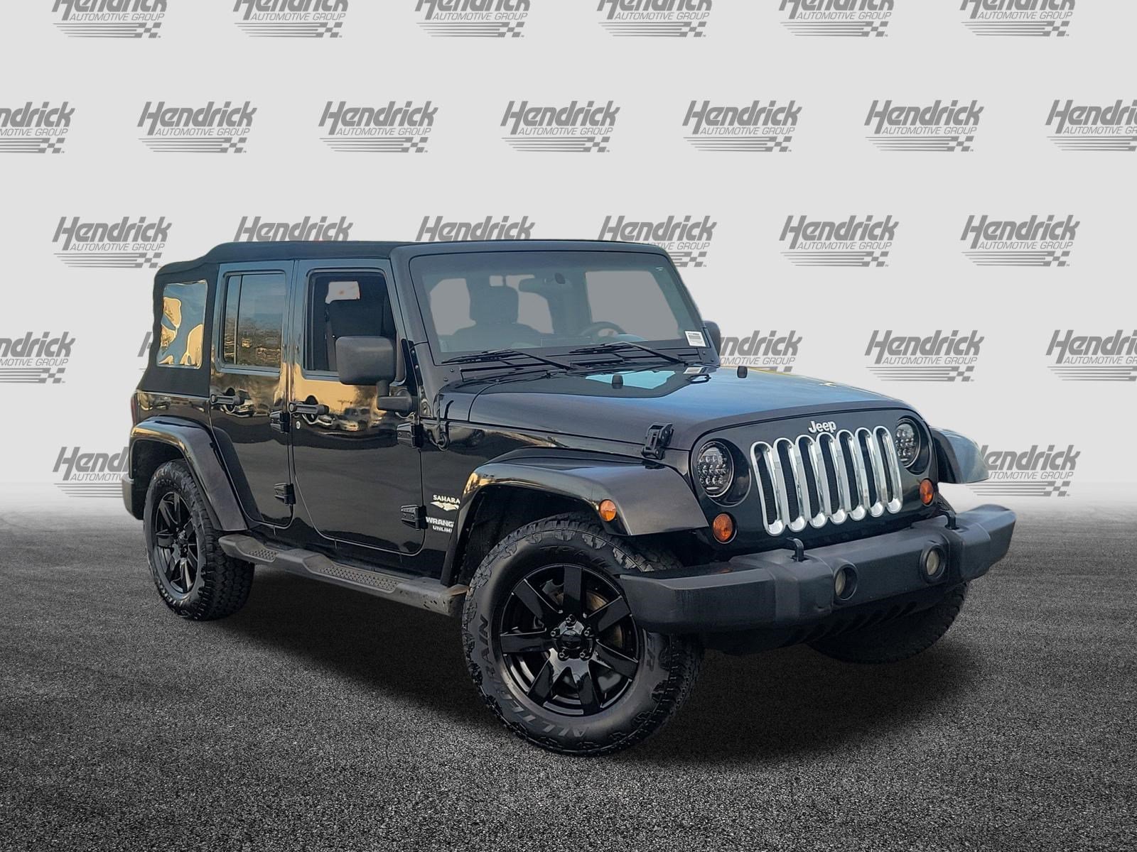 Used 2009 Jeep Wrangler Unlimited Sahara w/ Dual Top Group image 2