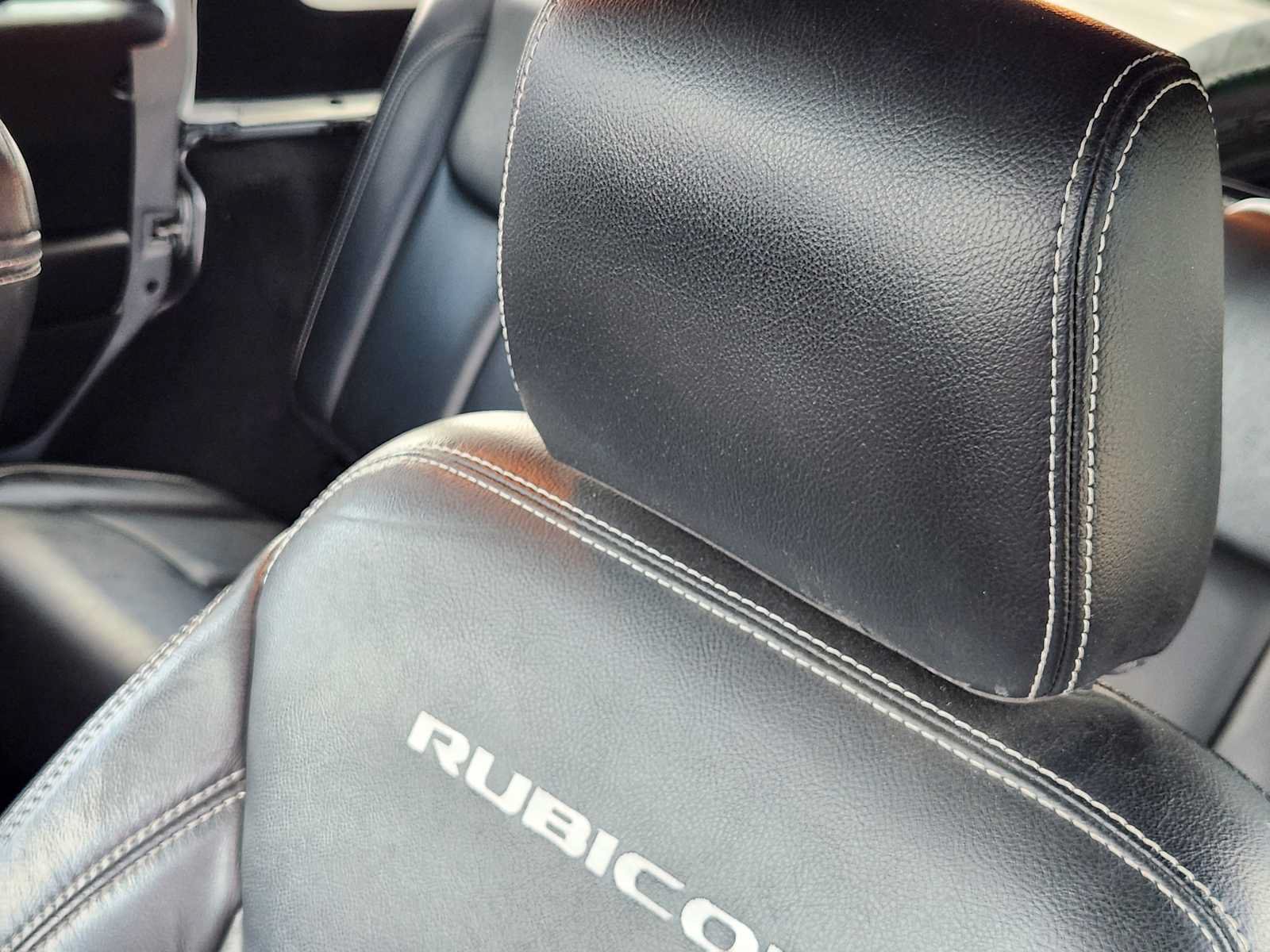 Used 2016 Jeep Wrangler Unlimited Rubicon AWD/4WD image 14