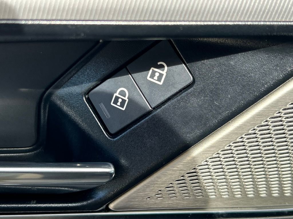 Used 2024 Jaguar F-PACE R-Dynamic S image 26