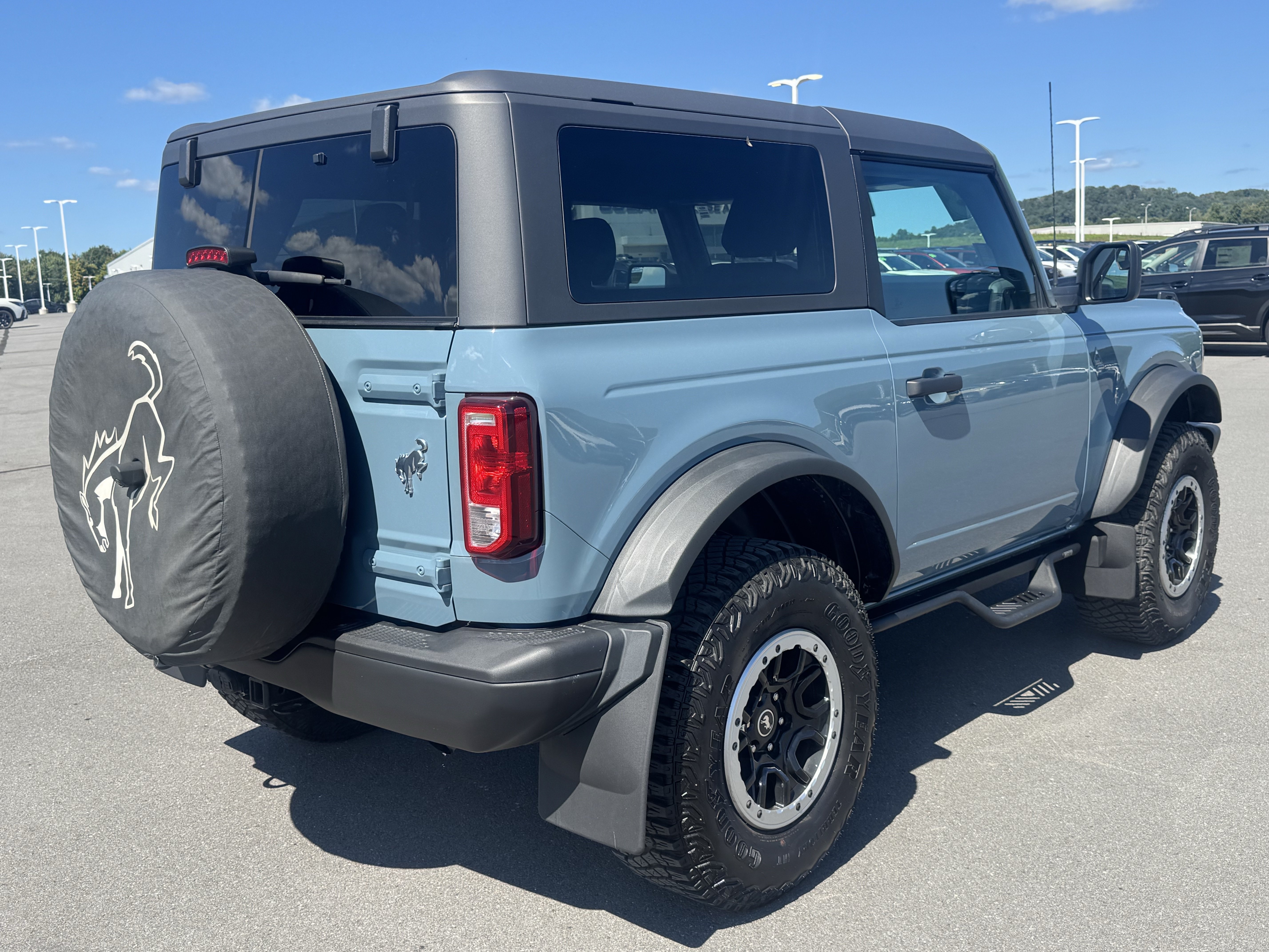 Used 2023 Ford Bronco Black Diamond w/ Sasquatch Package AWD/4WD image 3