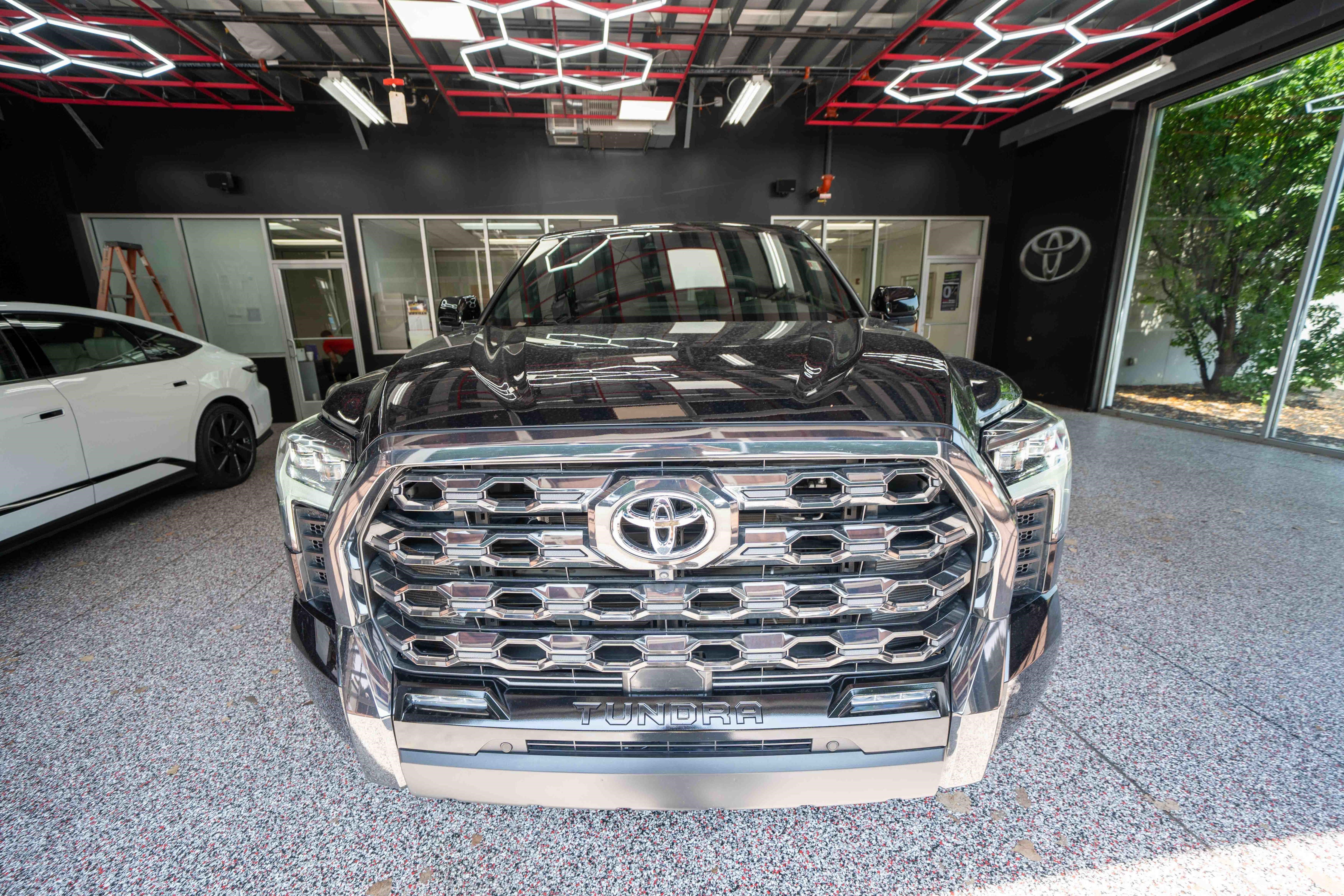 Used 2022 Toyota Tundra Platinum w/ Advanced Package AWD/4WD image 6