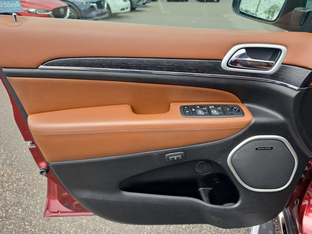 Used 2020 Jeep Grand Cherokee Summit AWD/4WD image 17