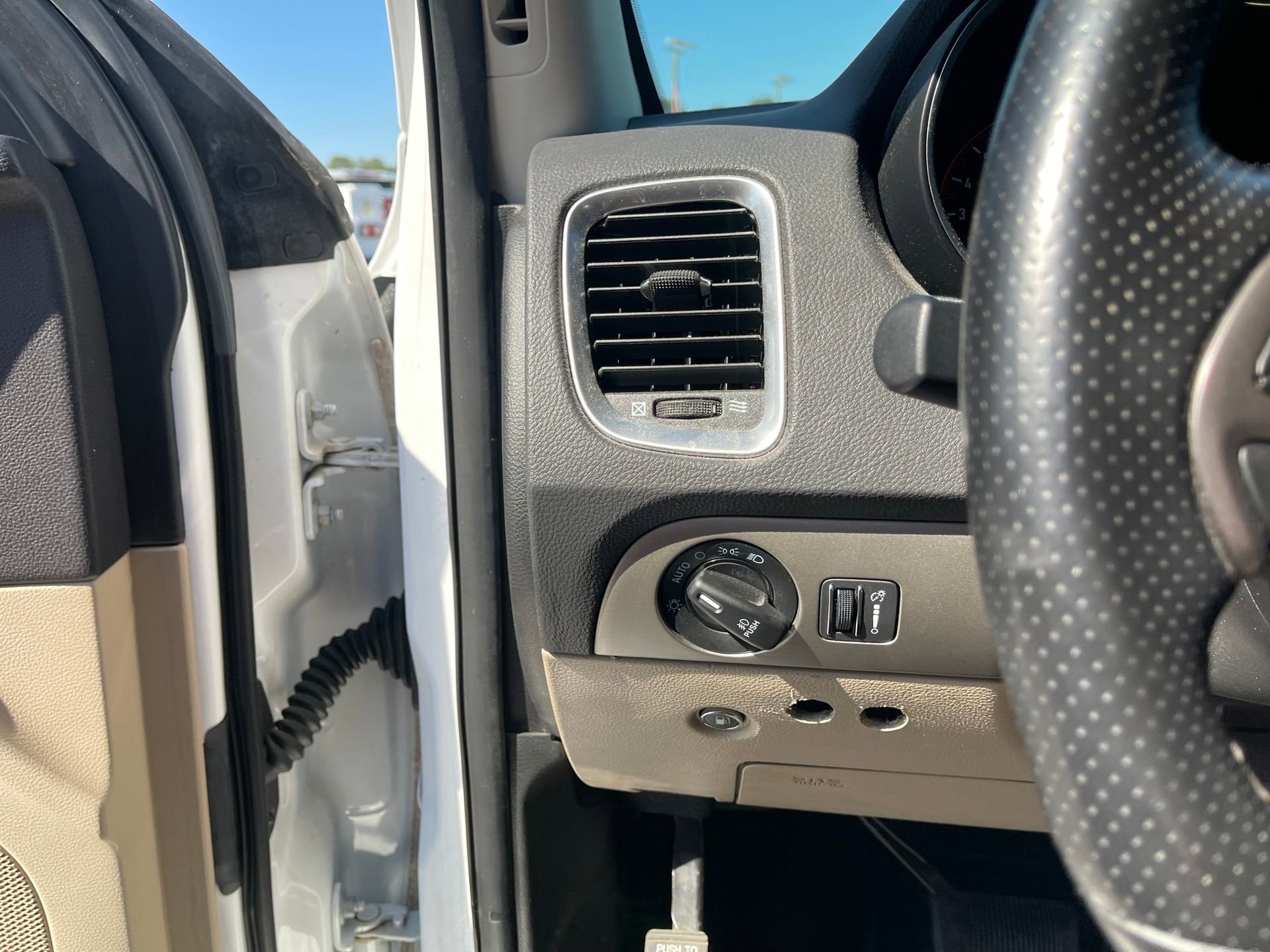 Used 2019 Dodge Durango SXT w/ 3rd Row Seating Group image 15