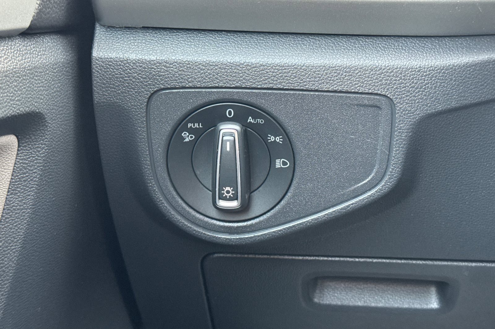 Used 2021 Volkswagen Atlas S image 30